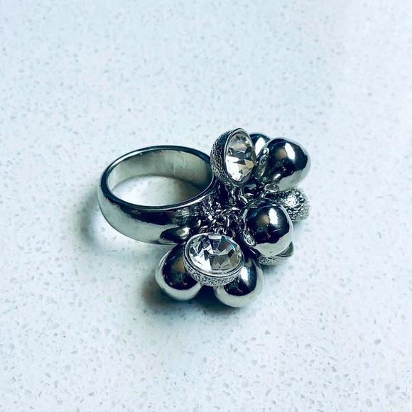 Guess Ring, size 7 - Picture 2 of 5